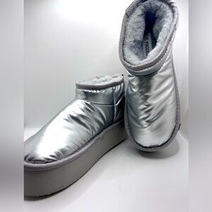 New Steve Madden Platform Booties Metallic Silver Faux Fur Lined Ladies Size 5/6